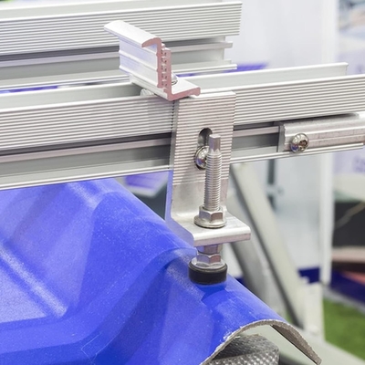 Hot-dip galvanisierte Doppel-End-Dowel-Schraube für die Montage von Solarzellen auf gewerblichen Dächern