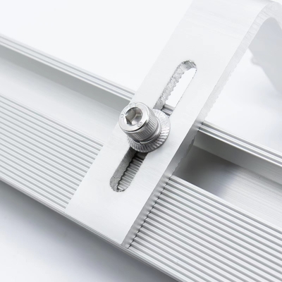 Design Solar Tile Roof Hook mit 25-30 Jahren Lebensdauer und ISO9001/CE-Zertifikat